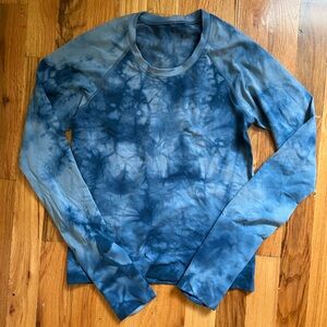 Swiftly Tech Long-Sleeve Shirt 2.0 Race Length
Marble Dye in size 4